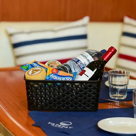 Luxury Yacht - Can Also Sail, Or Sleep In Cascais!