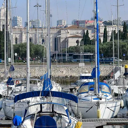 Båthotell Luxury Yacht - Can Also Sail, Or Sleep In Cascais!