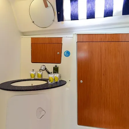 Båthotell Luxury Yacht - Can Also Sail, Or Sleep In Cascais! *